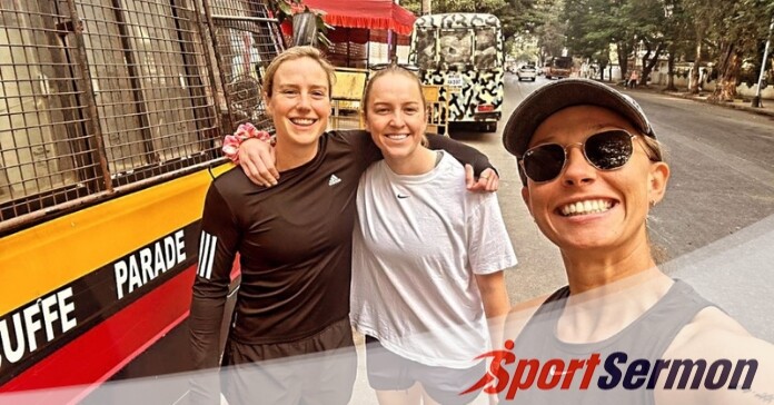 Australian women's team trio seen in streets of Mumbai   Australian women's team trio seen in streets of Mumbai