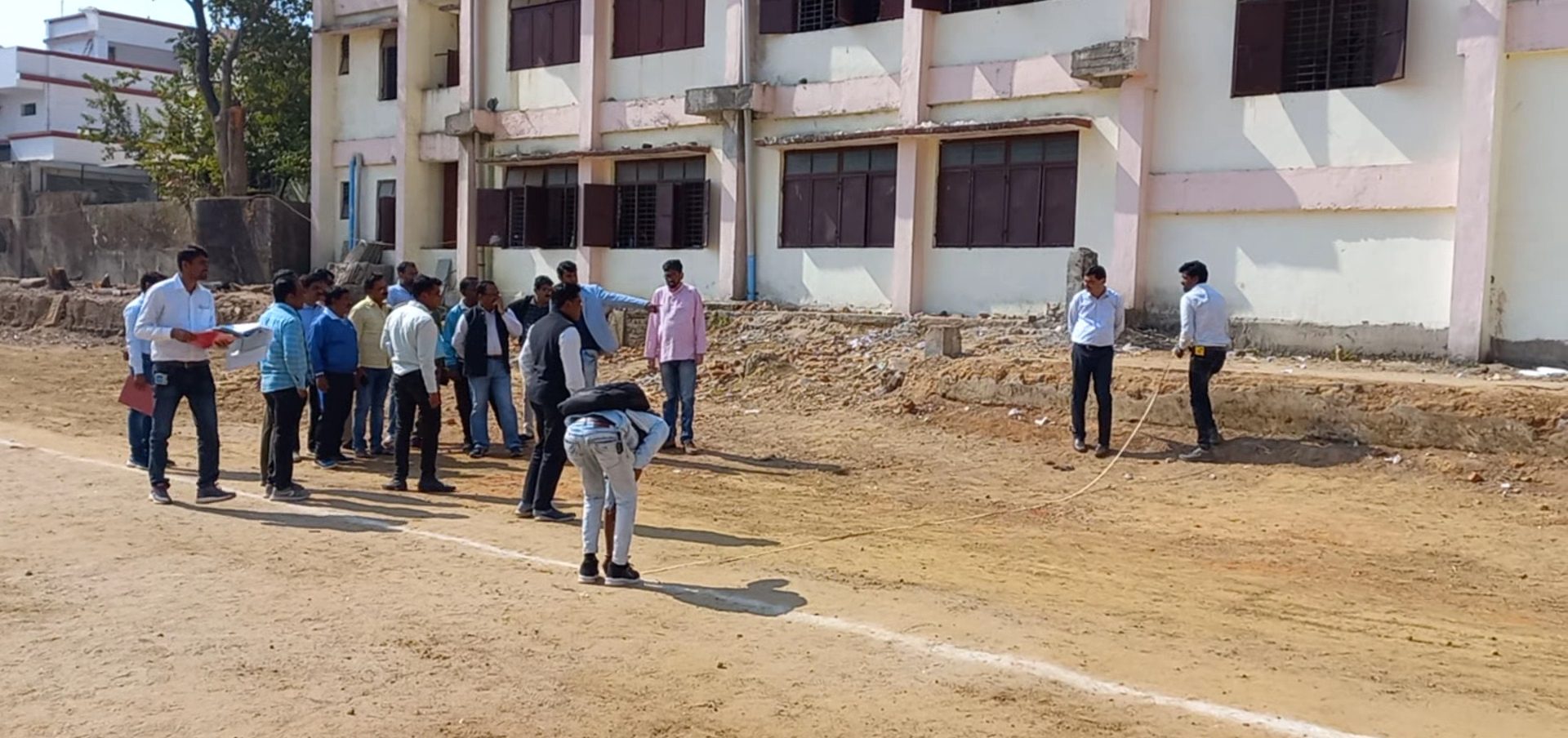 Madhya Pradesh: करोड़ो की लागत से बन रहे हॉकी मैदान में सामने आई बड़ी खामी  