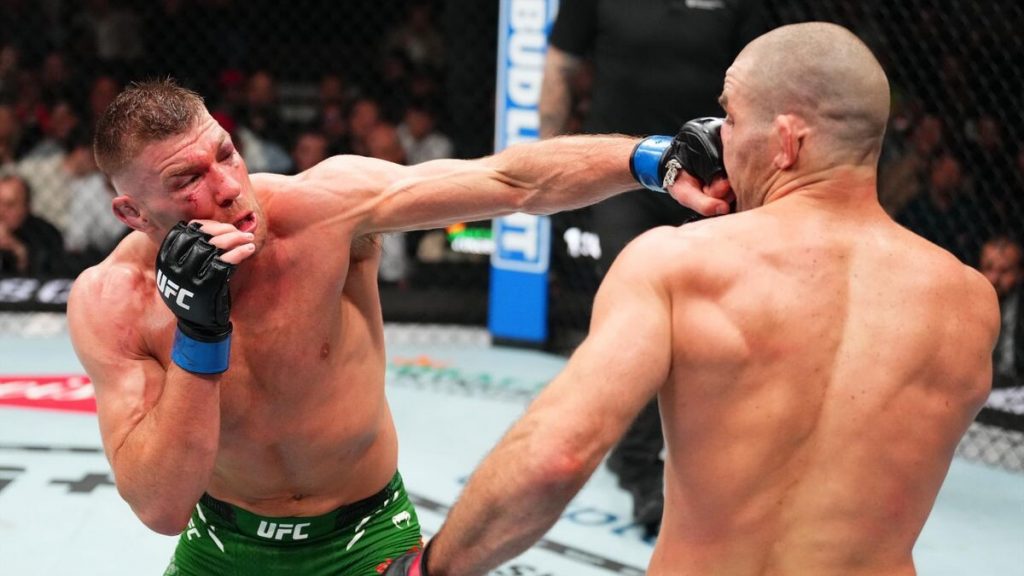 UFC 297:Dricus Defeats Strickland, Wins Middleweight Title  