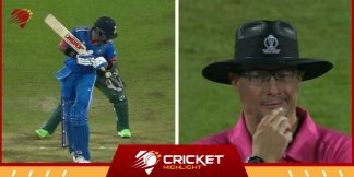 Richard Kettleborough ने गेंद को वाइड क्यों नहीं दिया?  