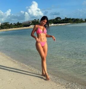 All About Lionel Messi's wife Antonela Roccuzzo- With Pics!  