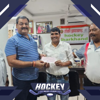 हॉकी झारखण्ड ने दी जिला हॉकी संघ को राशि, हॉकी को मिलेगा बढ़ावा  