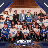 महिला आइस हॉकी टीम का रॉयल एनफील्ड से करार, नए जर्सी में दिखी टीम  