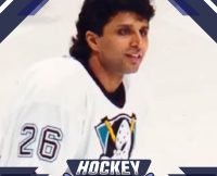 रॉबिन बावा NHL में खेलने वाले पहले भारतीय खिलाड़ी, बेटों को भी बनाया खिलाड़ी  