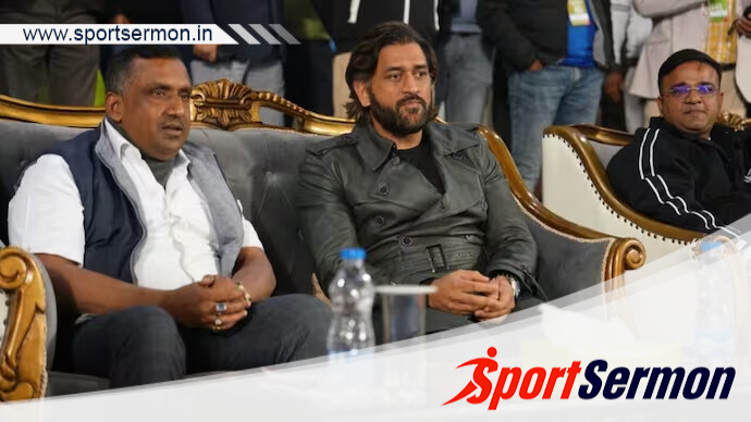 Dhoni Roots For India Women At FIH Hockey Olympic Qualifier   Dhoni Roots For India Women At FIH Hockey Olympic Qualifier