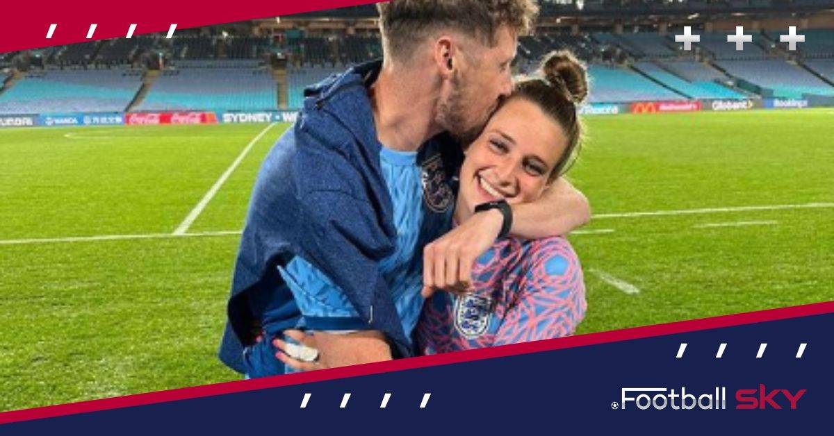 किसे डेट कर रही हैं Ella Toone  