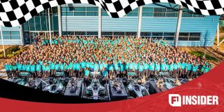 एक F1 टीम में कितने लोग काम करते हैं?  