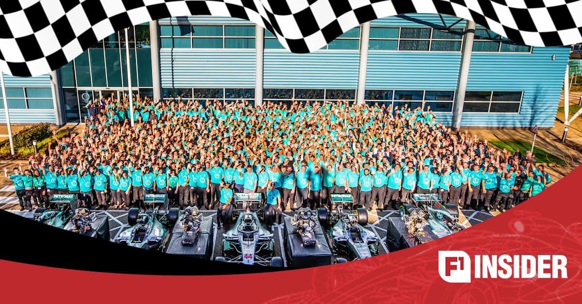 एक F1 टीम में कितने लोग काम करते हैं?  