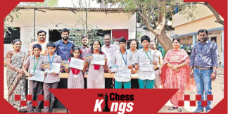 इंटर स्कूल चेस टूर्नामेंट में गायत्री और दीपिका का जलवा  