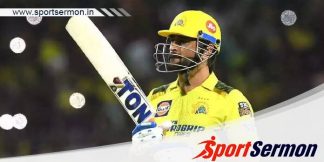 Dhoni with world’s most expensive cricket bat in 2011  