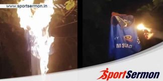 MI fans burn jersey as Hardik Pandya becomes new skipper  