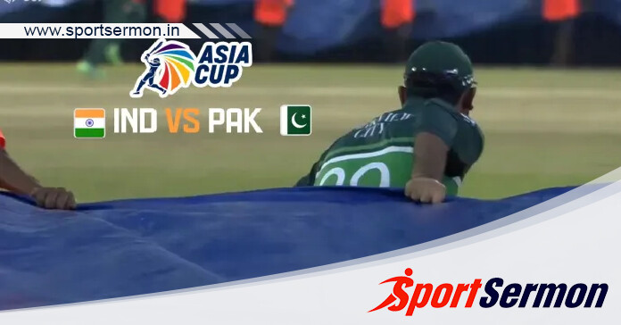 Fakhar Zaman Helps Ground Staff In India vs. Pakistan Match   Fakhar Zaman Helps Ground Staff In India vs. Pakistan Match