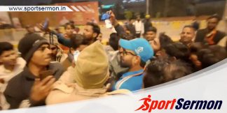 Fans Surround Virat Kohli doppelganger in Ayodhya  