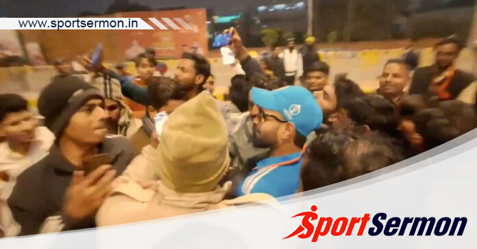 Fans Surround Virat Kohli doppelganger in Ayodhya   Fans Surround Virat Kohli doppelganger in Ayodhya