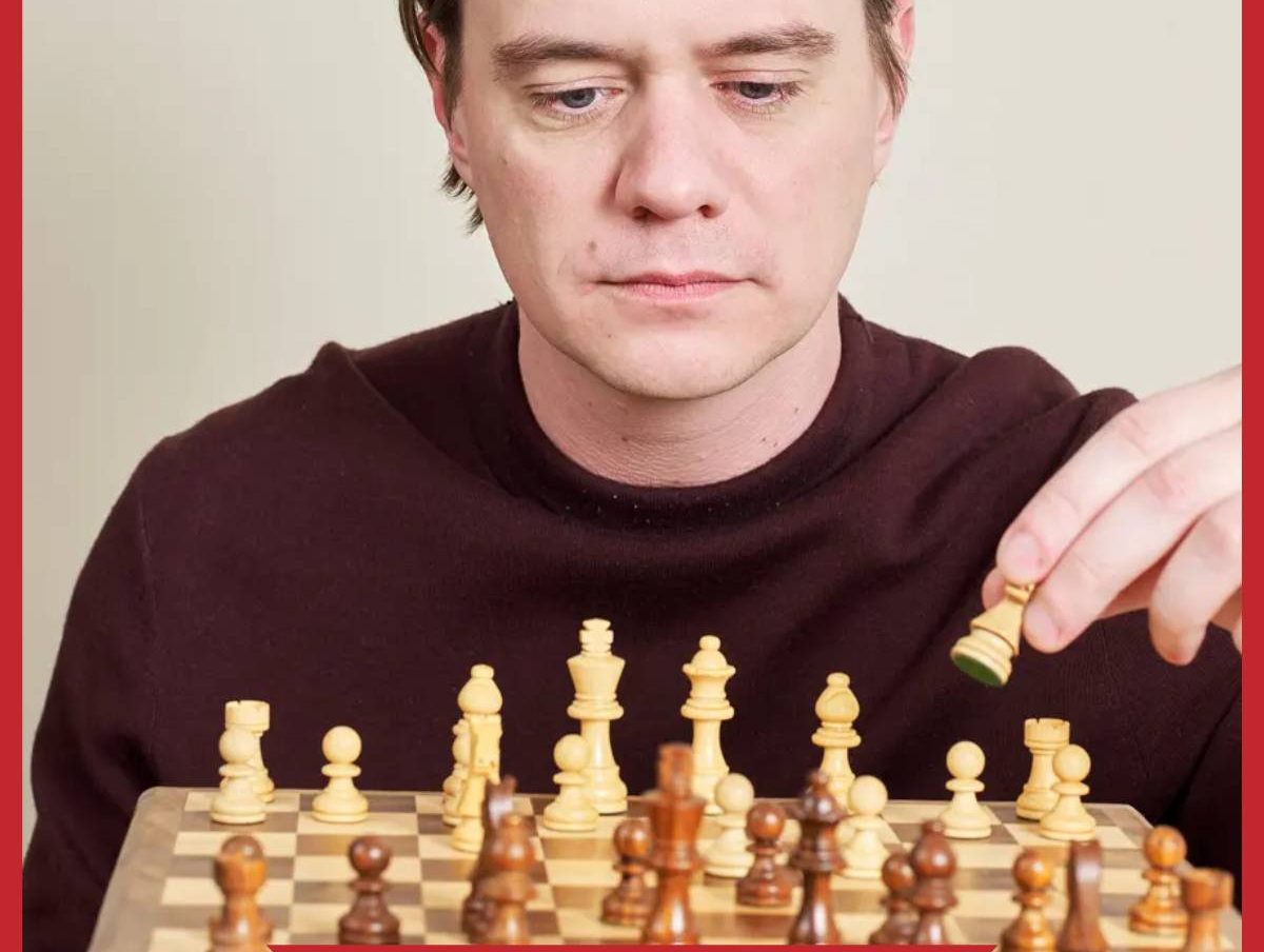 Playing Chess by Yourself | अकेले शतरंज खेलने के फायदे  