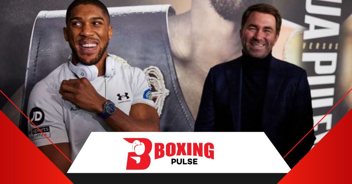 जोशुआ फ़्यूरि और उस्यक् के मुकाबले का इंतज़ार कर रहे है   जोशुआ फ़्यूरि और उस्यक् के मुकाबले का इंतज़ार कर रहे है