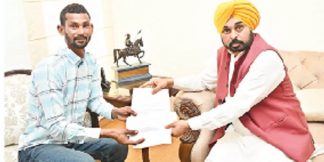 Bhagwant Mann ने परमजीत को खेल विभाग में नौकरी दी  