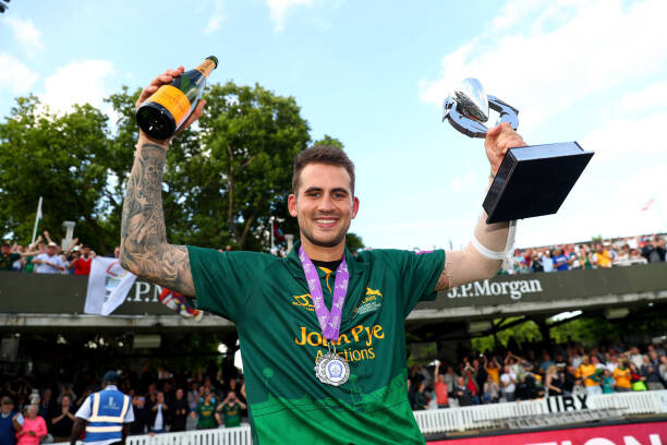 Alex Hales will Stay for Another Blast with Notts Outlaws  