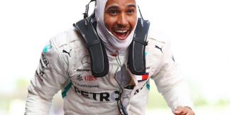 Lewis Hamilton के करियर के 10 सबसे बेहतरीन F1 Moments  