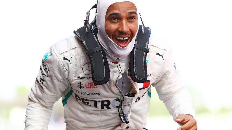 Lewis Hamilton के करियर के 10 सबसे बेहतरीन F1 Moments  