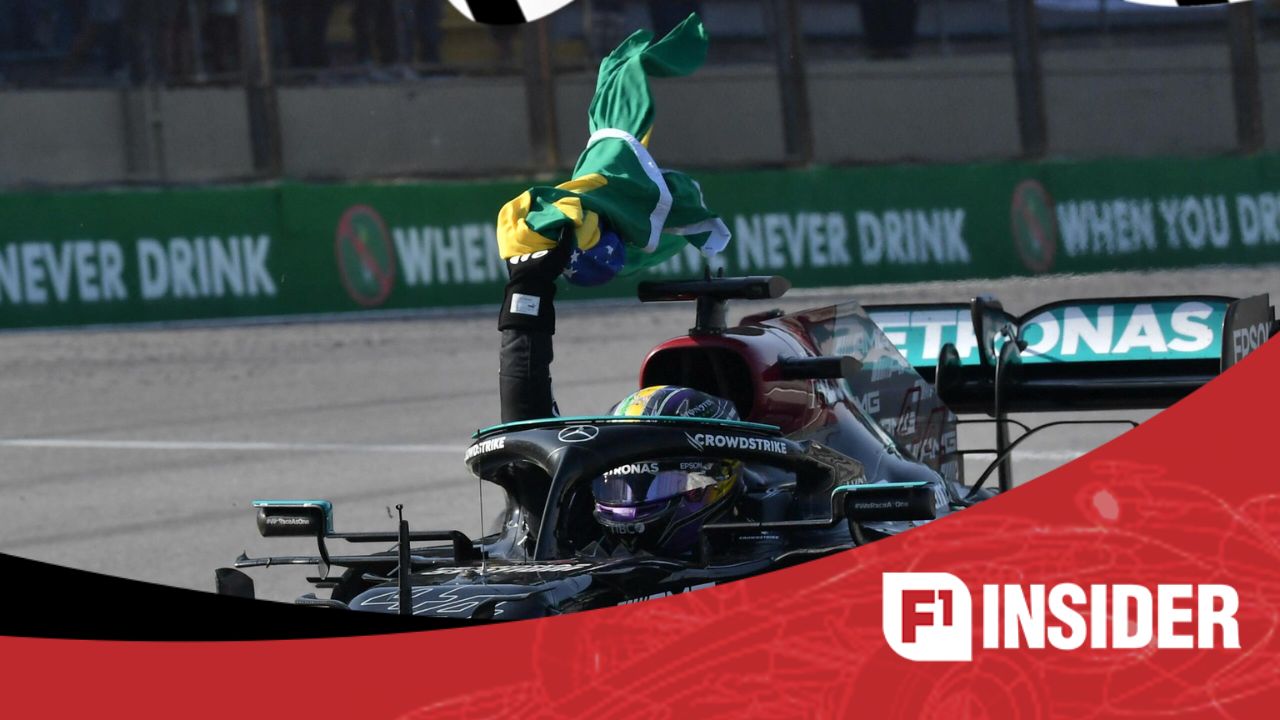 लुईस हैमिल्टन स्टीयरिंग व्हील को ऊपर की ओर से क्यों पकड़ता है?  