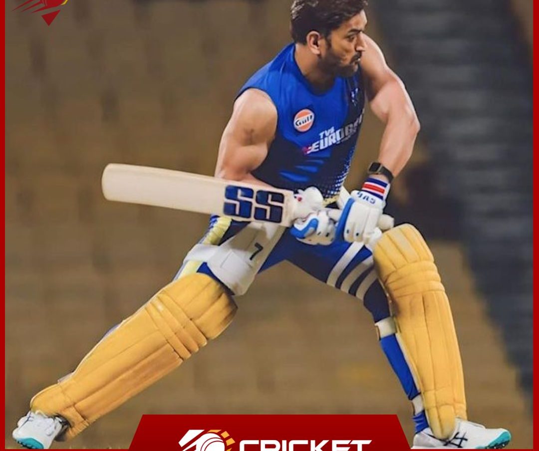 ट्विटर पर धोनी को क्यों कहा जा रहा Muscular Singh Dhoni?  