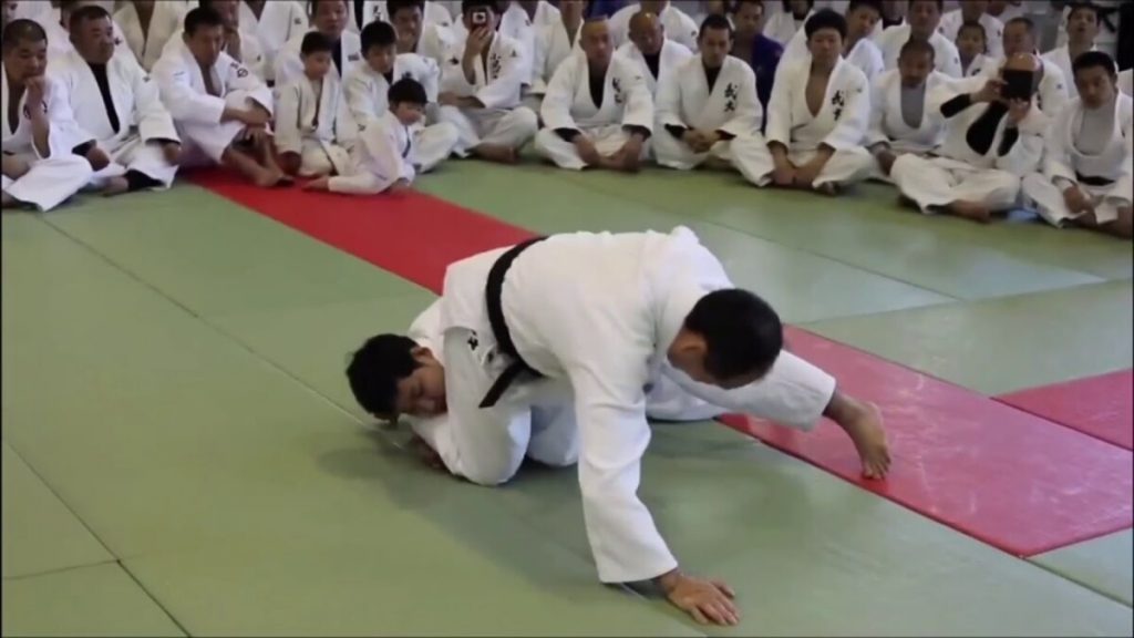 A Complete Guide On BJJ Tomoe Nage  