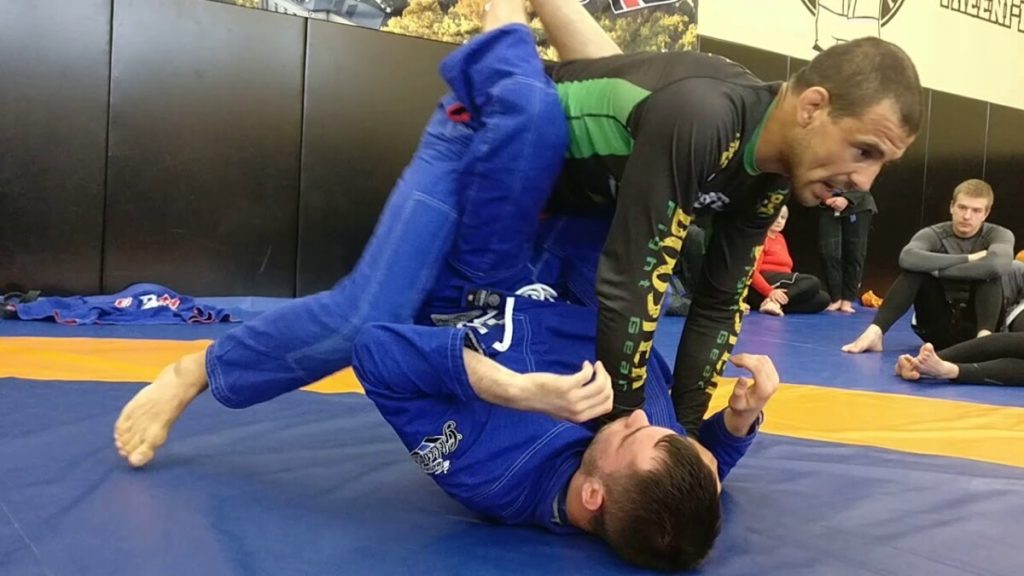 Difference Between Speed Passing Vs Pressure Passing In BJJ  