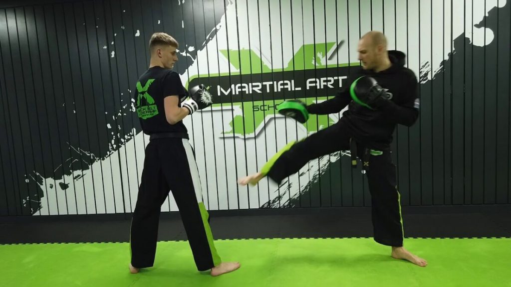 Learn These 12 Foundational Muay Thai Combinations  