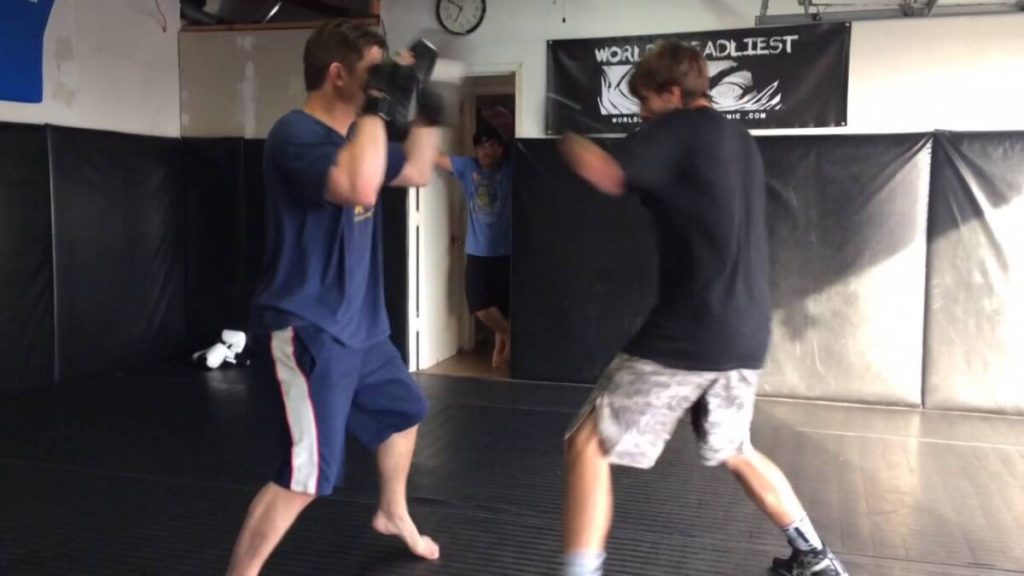 Learn These 12 Foundational Muay Thai Combinations  