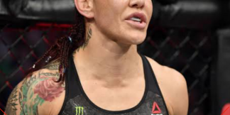 Chris cyborg ने गेब्बी हॉलोब्य को अपने पहले मुकाबले मे हराया  