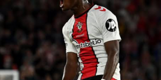 Southampton ने किया मंचेस्टर सिटी को काराबो cup  से बाहर।  