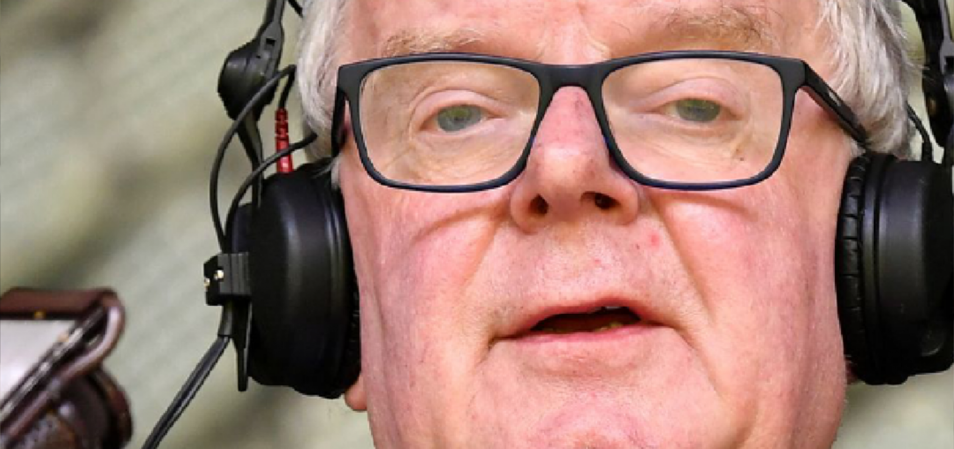 महान कंमेंटेटर John Motson अब इस दुनिया मे नही रहे  