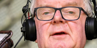 महान कंमेंटेटर John Motson अब इस दुनिया मे नही रहे  