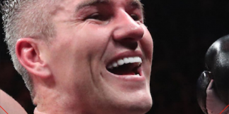 Smith ने रीमैच् क्लॉज़ को किया साइग्न  