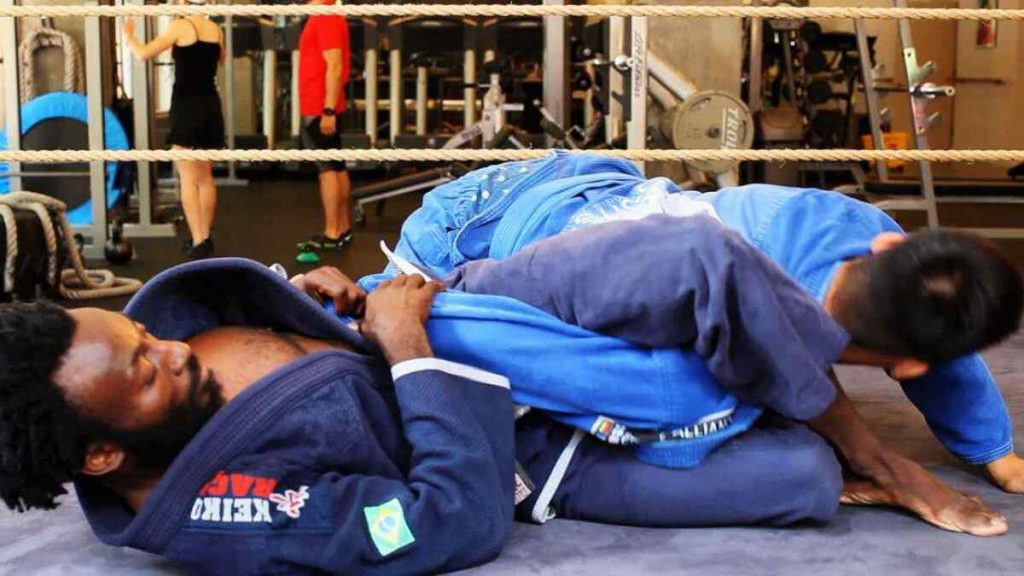 How to Use Omoplata Sweep In BJJ? Get To Know Everything  