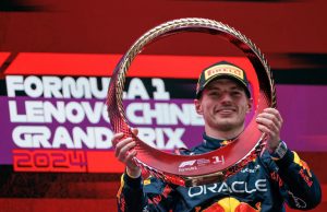 2024 Chinese GP जीतने वाले F1 Driver को मिली थी खास Trophy, देखिए तस्वीरें  