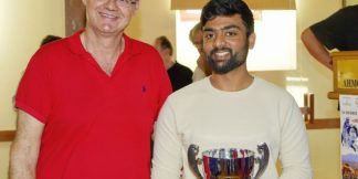 हरिकृष्णन ने जीती ट्रॉफी, चैपिंयन बनने पर हुई पैसों की बारिश  