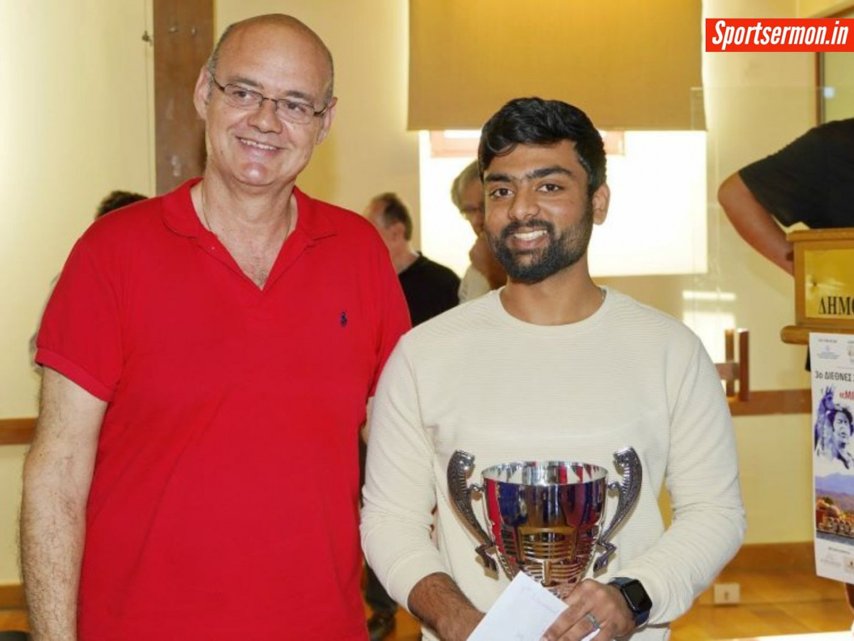 हरिकृष्णन ने जीती ट्रॉफी, चैपिंयन बनने पर हुई पैसों की बारिश  