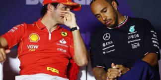 Carlos Sainz को लगा झटका, Mercedes में Hamilton की जगह लेगा यह F2 ड्राइवर!  