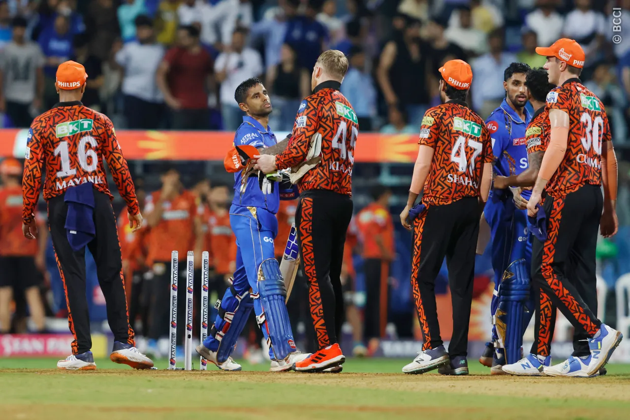 Sunrisers Hyderabad: Inconsistentcy and Selection Plague Title Hopes  