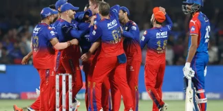 दिल्ली को हराकर बेंगलुरु ने अपनी आईपीएल प्लेऑफ की उम्मीदें बरकरार रखीं  