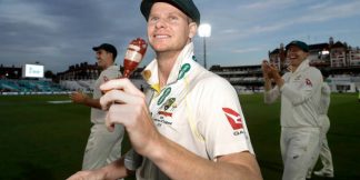 That's how the Ashes Started between Australia and England  