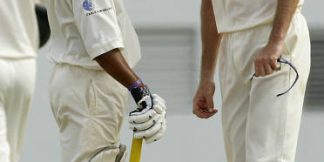 ग्लेन मैकग्राथ और रामनरेश सरवन के बीच हुआ था सबसे खतरनाक विवाद  