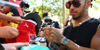 Lewis Hamilton के साइन ने बॉस टोटो वोल्फ को चौंकाया, जानें क्या है पूरा माजरा  