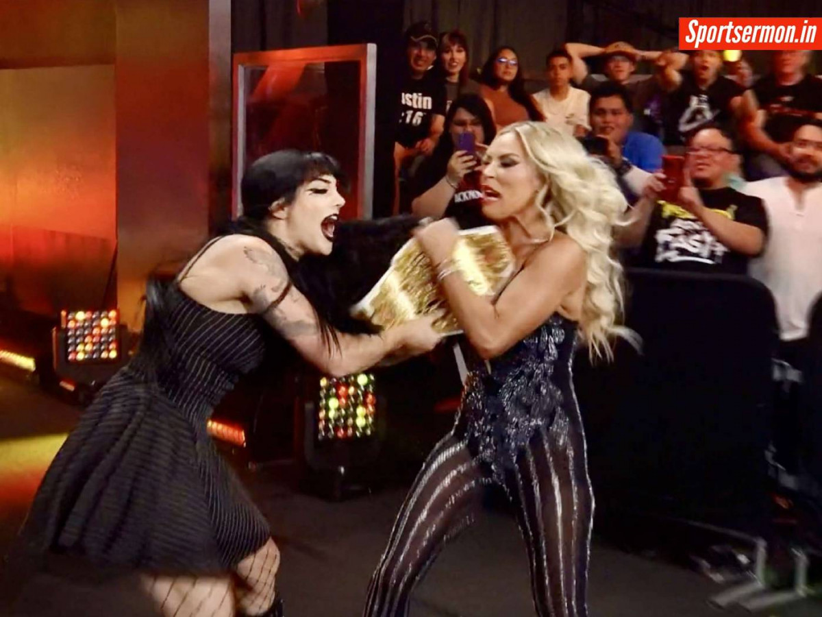 Dana Brooke returned to WWE during Women's title match  