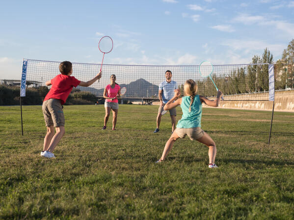 Badminton courts का Size क्या होता है? जानिए Dimensions, Net Hight और Types  