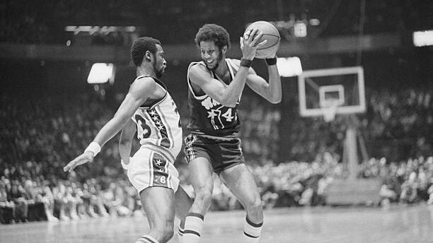 Joe "Jellybean" Bryant, Father of Kobe Bryant, Dies at 69  