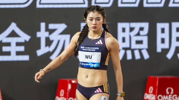 Beautiful Chinese Athelete Wu Yanni Set to Win Big at Hurdles  