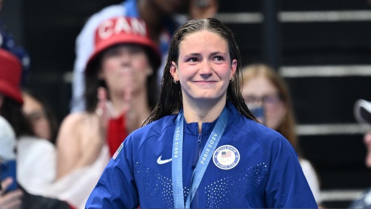 Teenage in Tears After Winning Silver Medal at Paris Olympics  